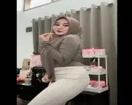 Bokep indo gangbang hijab tobrut lagi mabuk