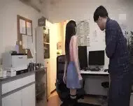 My Childhood Friend Is A Bad Girl Who Came To Visit Me In The Hospital And Since I Couldn t Move