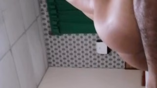 Activo musculoso y nalgon cogiendo a putito tragon