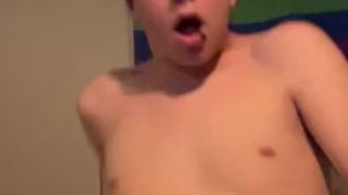 Aussie twink jerking in bedroom