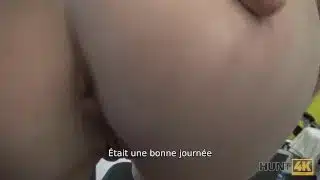 HUNT4K. Dans un gymnase vide, un chasseur paie de l’argent pour un cocu avide et empale sa copine